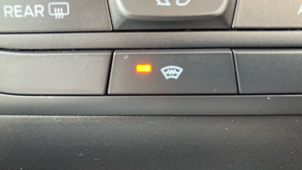 Ford Fiesta 1.0 EcoBoost Active 5dr Petrol Hatchback - Image 31