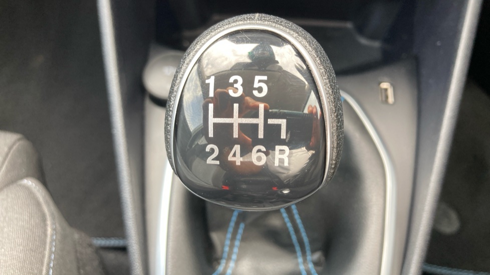 Ford Fiesta 1.0 EcoBoost Active 5dr Petrol Hatchback - Image 33