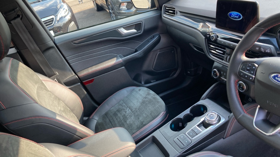 Ford Kuga 2.5 FHEV ST-Line X Edition 5dr CVT Hybrid Estate - Image 14