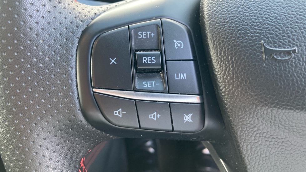 Ford Kuga 2.5 FHEV ST-Line X Edition 5dr CVT Hybrid Estate - Image 27