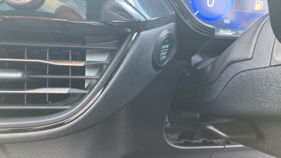 Ford Kuga 2.5 FHEV ST-Line X Edition 5dr CVT Hybrid Estate - Image 28