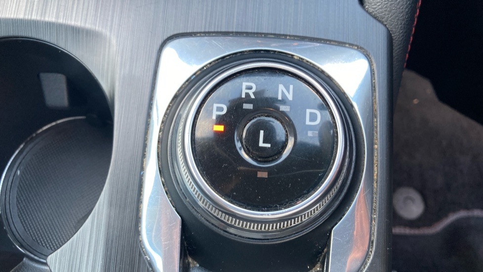 Ford Kuga 2.5 FHEV ST-Line X Edition 5dr CVT Hybrid Estate - Image 32