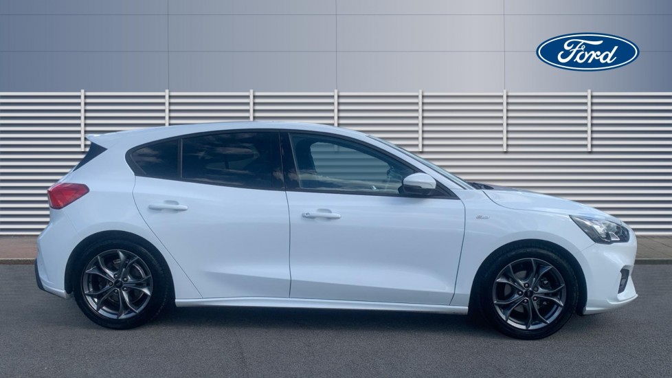 Ford Focus 1.0 EcoBoost Hybrid mHEV 125 ST-Line Edition 5dr Petrol Hatchback - Image 5