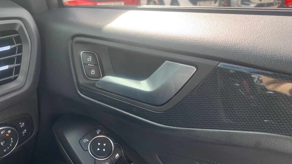 Ford Focus 1.0 EcoBoost Hybrid mHEV 125 ST-Line Edition 5dr Petrol Hatchback - Image 26