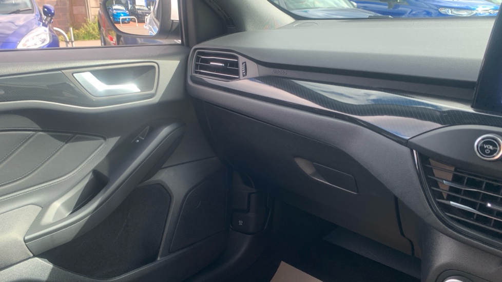Ford Focus 1.0 EcoBoost Hybrid mHEV 125 ST-Line Edition 5dr Petrol Hatchback - Image 39