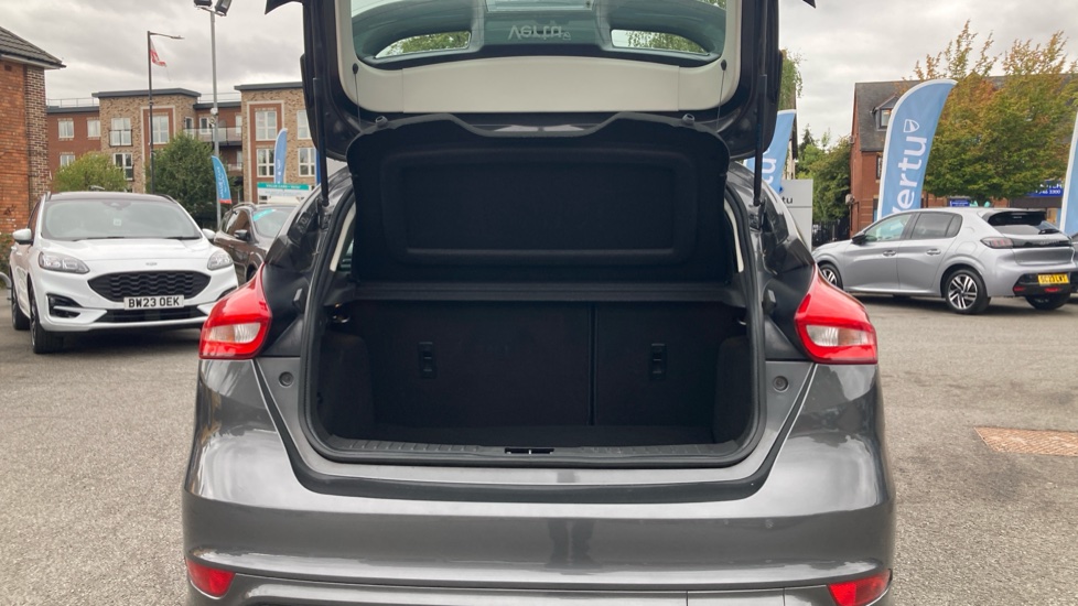 Ford Focus 1.0 EcoBoost 125 Zetec S 5dr Petrol Hatchback - Image 4