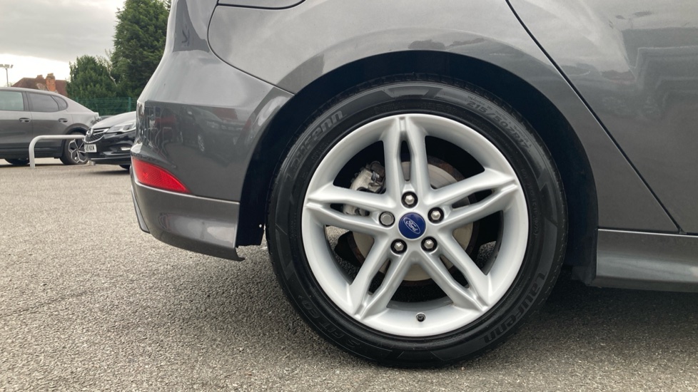 Ford Focus 1.0 EcoBoost 125 Zetec S 5dr Petrol Hatchback - Image 7
