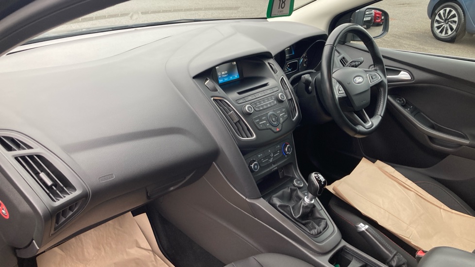 Ford Focus 1.0 EcoBoost 125 Zetec S 5dr Petrol Hatchback - Image 9
