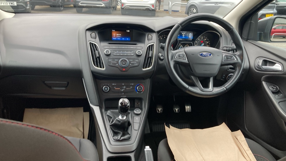 Ford Focus 1.0 EcoBoost 125 Zetec S 5dr Petrol Hatchback - Image 10