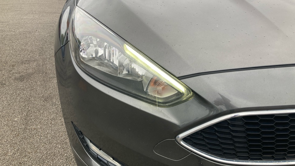 Ford Focus 1.0 EcoBoost 125 Zetec S 5dr Petrol Hatchback - Image 22