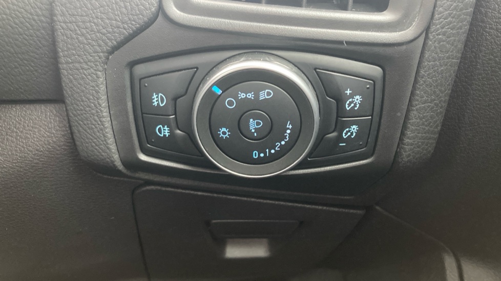 Ford Focus 1.0 EcoBoost 125 Zetec S 5dr Petrol Hatchback - Image 30