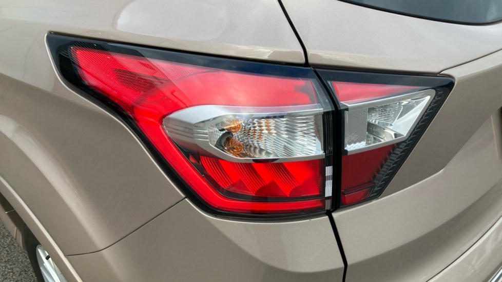 Ford Kuga Vignale 2.0 TDCi 180 5dr Auto Diesel Estate - Image 26