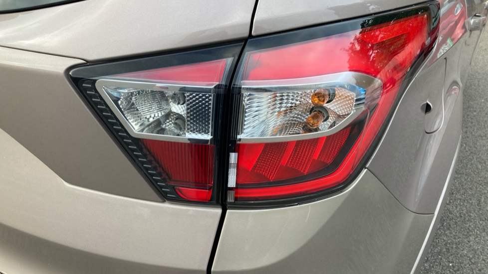 Ford Kuga Vignale 2.0 TDCi 180 5dr Auto Diesel Estate - Image 27