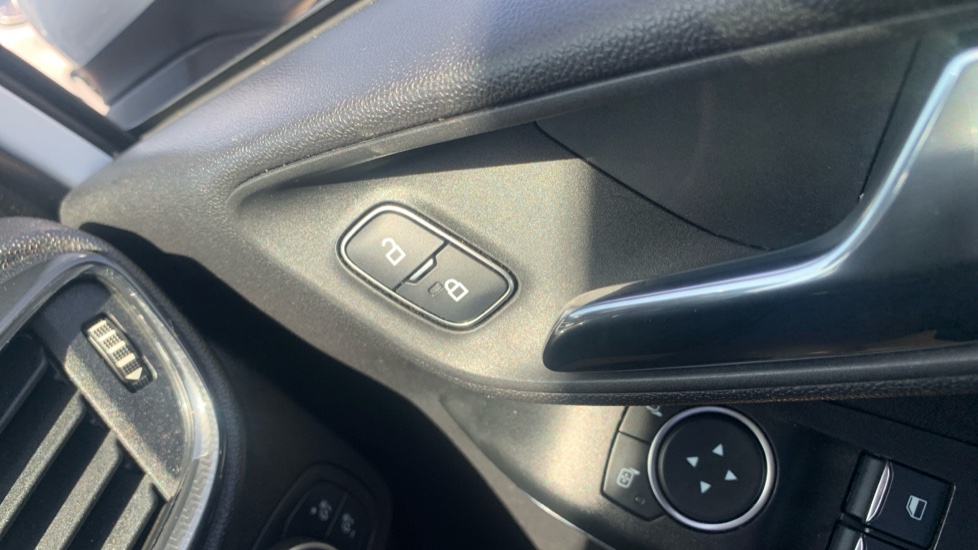 Ford Fiesta 1.0 EcoBoost ST-Line 5dr Petrol Hatchback - Image 25