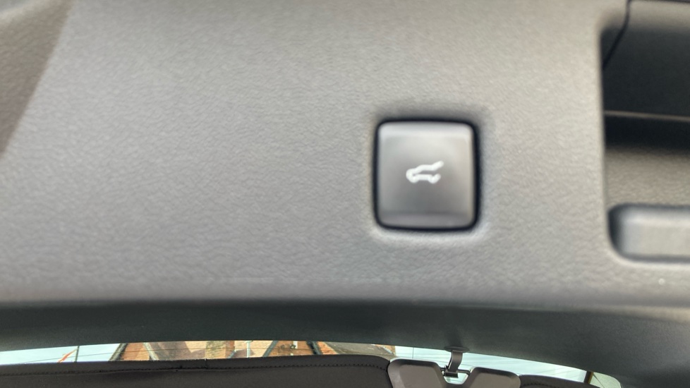 Ford Kuga 2.5 PHEV ST-Line X Edition 5dr CVT Estate - Image 33