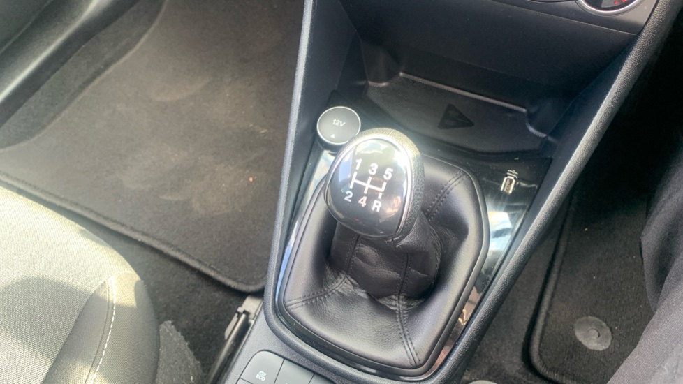 Ford Fiesta 1.1 Trend 5dr Petrol Hatchback - Image 32
