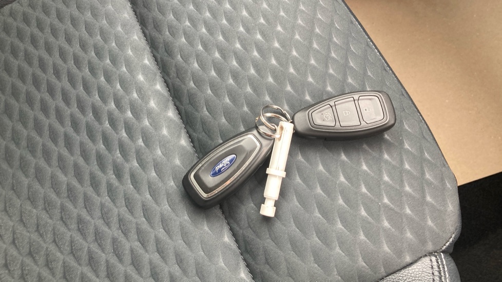 Ford Focus 1.0 EcoBoost 125 Titanium X 5dr Petrol Hatchback - Image 20