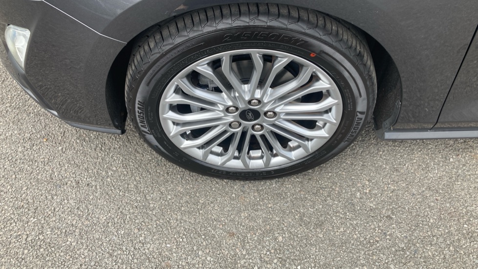 Ford Focus 1.0 EcoBoost 125 Titanium X 5dr Petrol Hatchback - Image 28