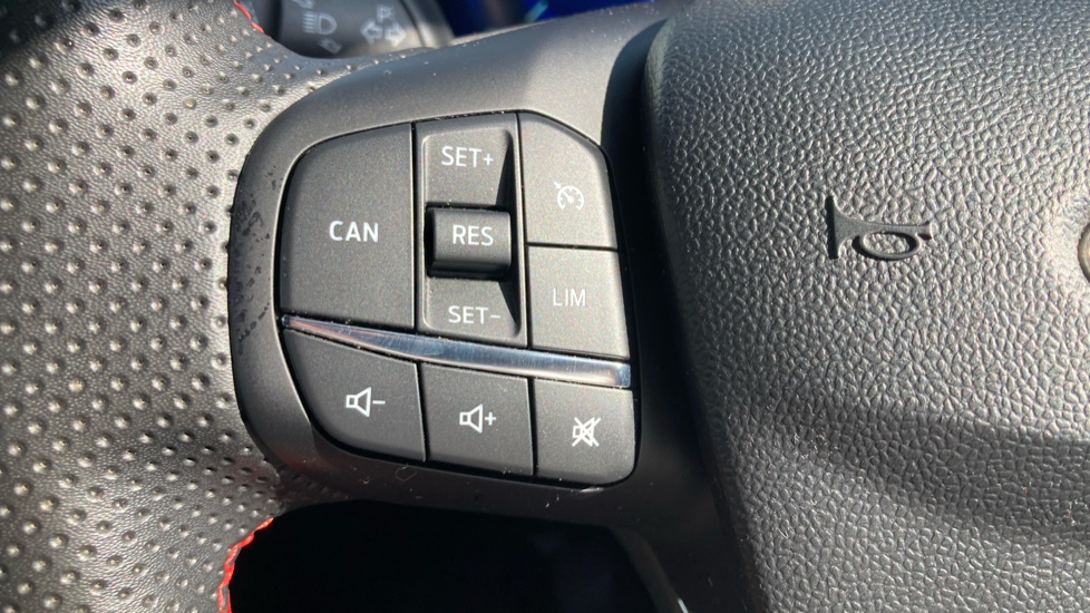 Ford Puma 1.0 EcoBoost Hybrid mHEV ST-Line 5dr Petrol Hatchback - Image 23