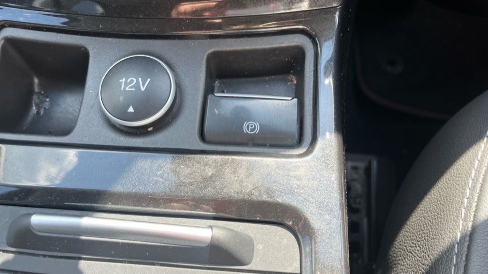 Ford Kuga 1.5 TDCi Titanium 5dr 2WD Diesel Estate - Image 34