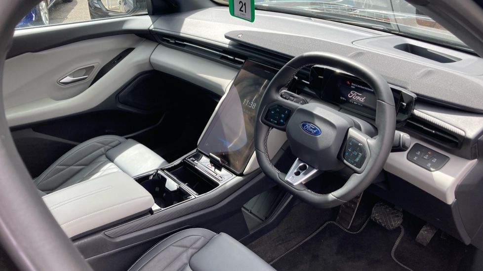 Ford Capri 210kW Premium 77kWh 5dr Auto Electric Estate - Image 11