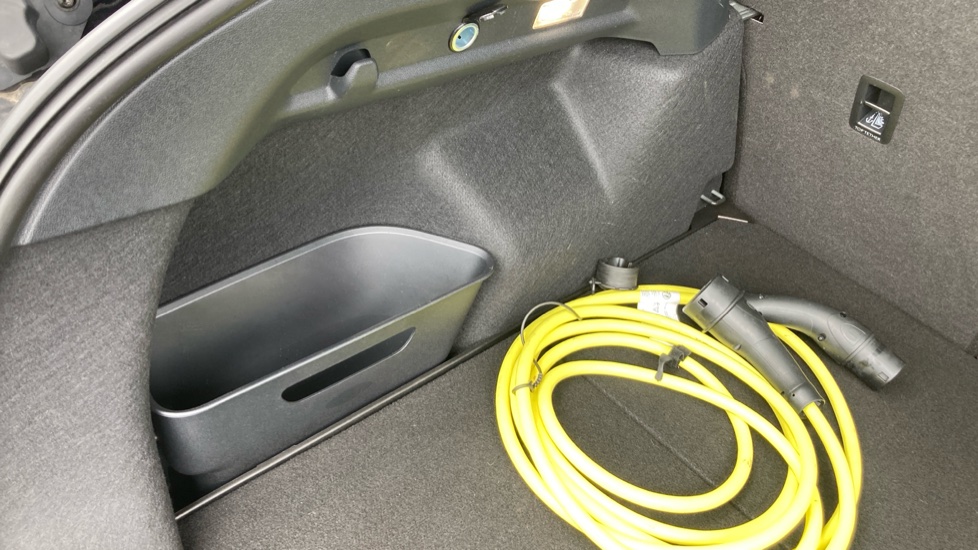 Ford Capri 210kW Premium 77kWh 5dr Auto Electric Estate - Image 31