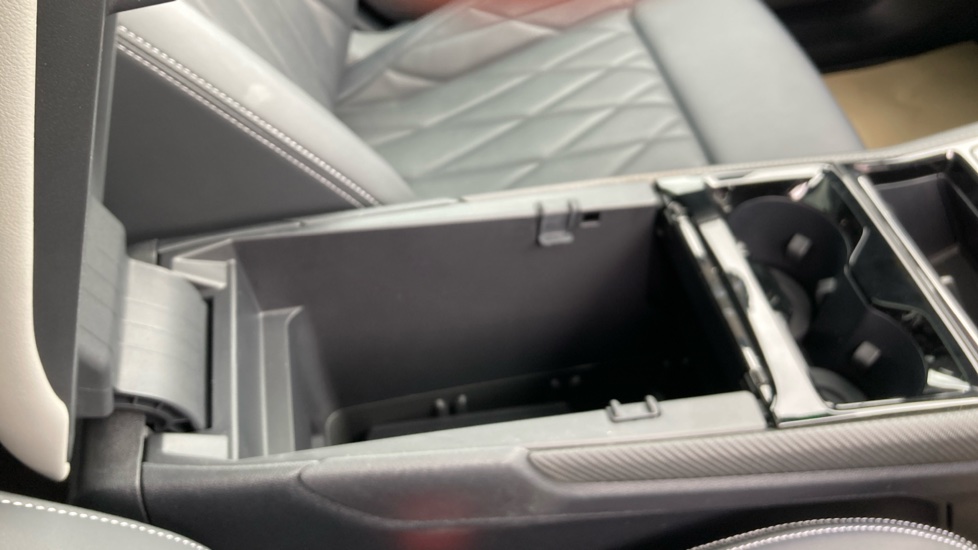 Ford Capri 210kW Premium 77kWh 5dr Auto Electric Estate - Image 34