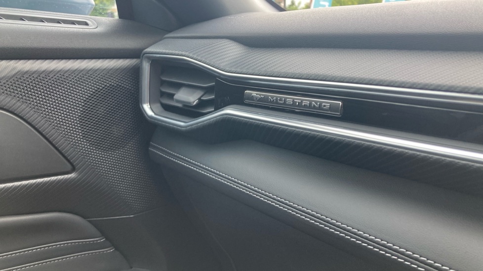 Ford Mustang 5.0 V8 GT 2dr Petrol Coupe - Image 31