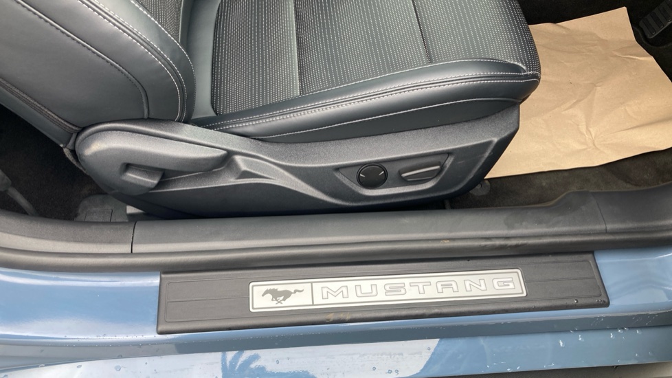 Ford Mustang 5.0 V8 GT 2dr Petrol Coupe - Image 32