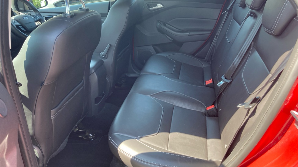 Ford Focus 1.5 EcoBoost 182 Titanium X 5dr Auto Petrol Hatchback - Image 16