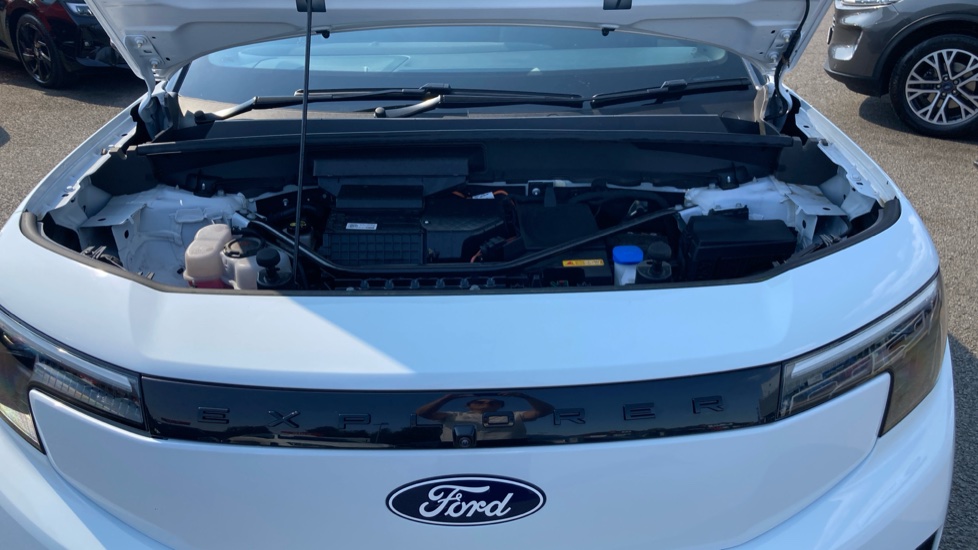Ford Explorer 250kW Premium 79kWh AWD 5dr Auto Electric Estate - Image 8