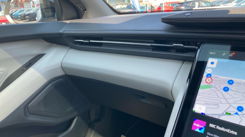 Ford Explorer 250kW Premium 79kWh AWD 5dr Auto Electric Estate - Image 14