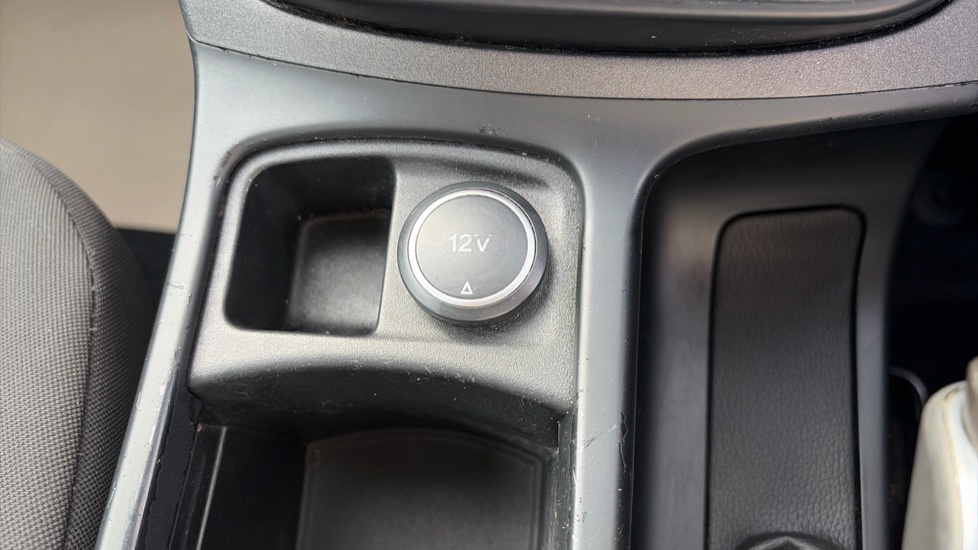 Ford Grand C-MAX 1.5 TDCi Zetec 5dr Diesel Estate - Image 29