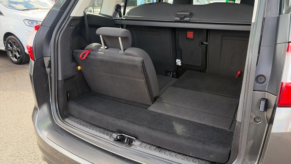 Ford Grand C-MAX 1.5 TDCi Zetec 5dr Diesel Estate - Image 40