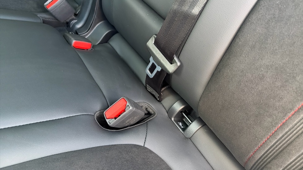 Ford Kuga 2.5 PHEV ST-Line X 5dr CVT Estate - Image 17