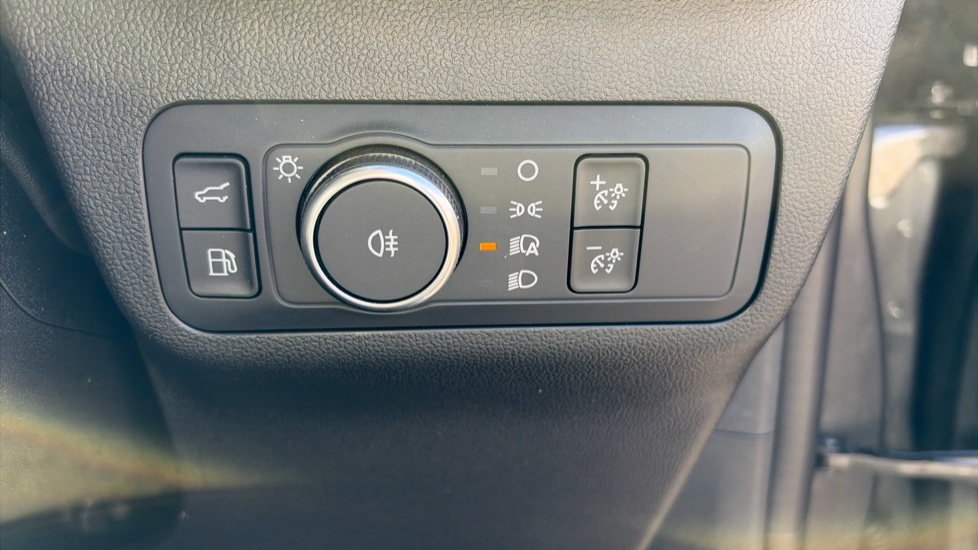 Ford Kuga 2.5 PHEV ST-Line X 5dr CVT Estate - Image 33