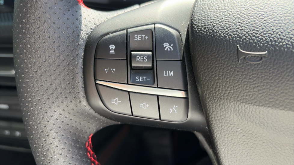 Ford Kuga 2.5 PHEV ST-Line X 5dr CVT Estate - Image 34