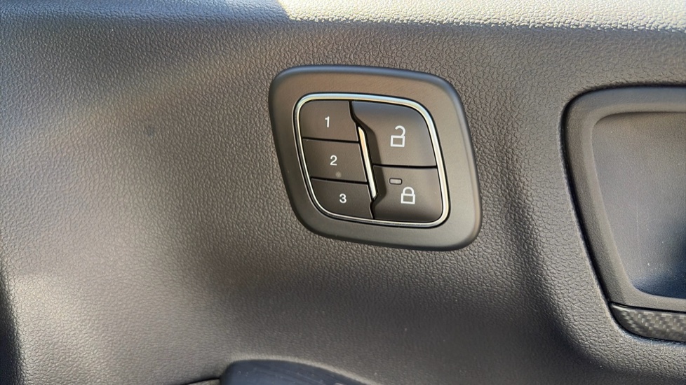 Ford Kuga 2.5 PHEV ST-Line X 5dr CVT Estate - Image 38