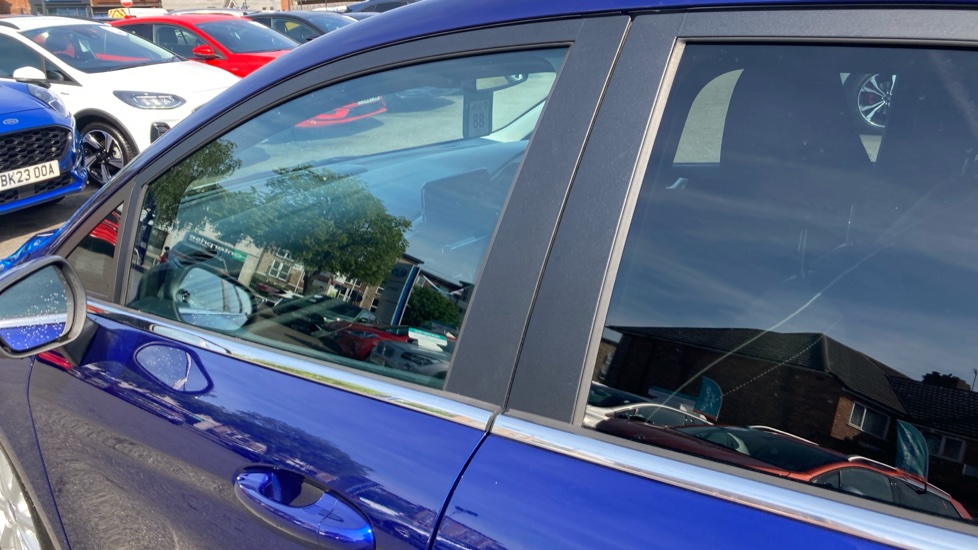 Ford Fiesta 1.0 EcoBoost 125 Titanium 5dr Petrol Hatchback - Image 38