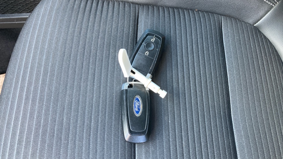 Ford Kuga 1.5 EcoBlue Titanium First Edition 5dr Diesel Estate - Image 19