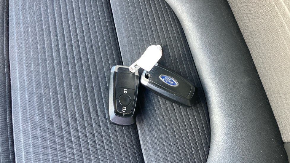 Ford Kuga 1.5 EcoBlue Titanium First Edition 5dr Diesel Estate - Image 20