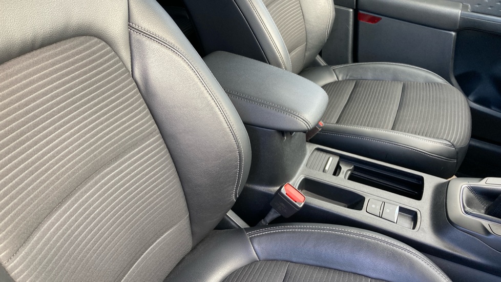 Ford Kuga 1.5 EcoBlue Titanium First Edition 5dr Diesel Estate - Image 26