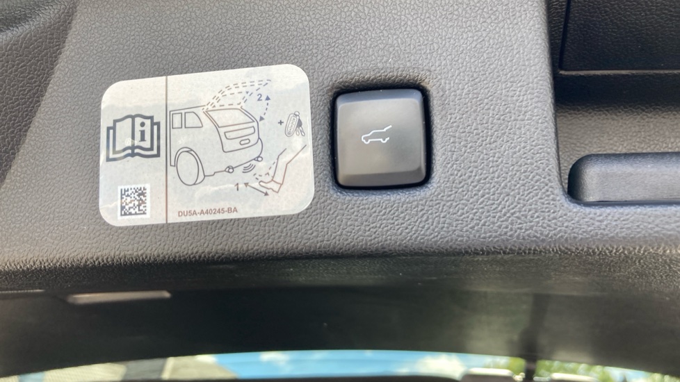 Ford Kuga 1.5 EcoBlue Titanium Edition 5dr Auto Diesel Estate - Image 33