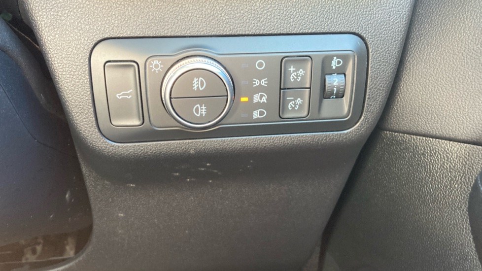 Ford Kuga 1.5 EcoBlue Titanium Edition 5dr Auto Diesel Estate - Image 36