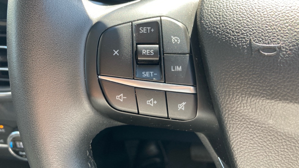Ford Kuga 1.5 EcoBlue Titanium Edition 5dr Auto Diesel Estate - Image 38