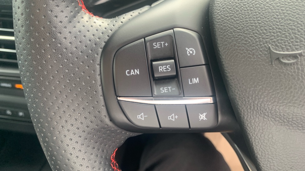 Ford Focus 1.0 EcoBoost 125 ST-Line Edition 5dr Petrol Estate - Image 21