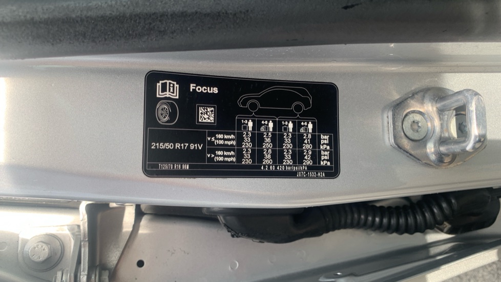 Ford Focus 1.0 EcoBoost 125 ST-Line Edition 5dr Petrol Estate - Image 41