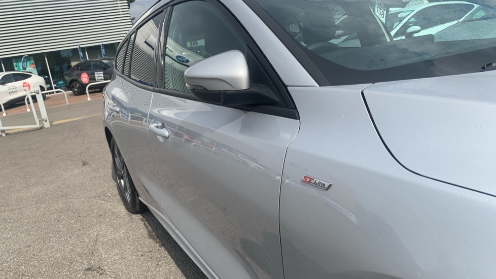 Ford Focus 1.0 EcoBoost 125 ST-Line Edition 5dr Petrol Estate - Image 42