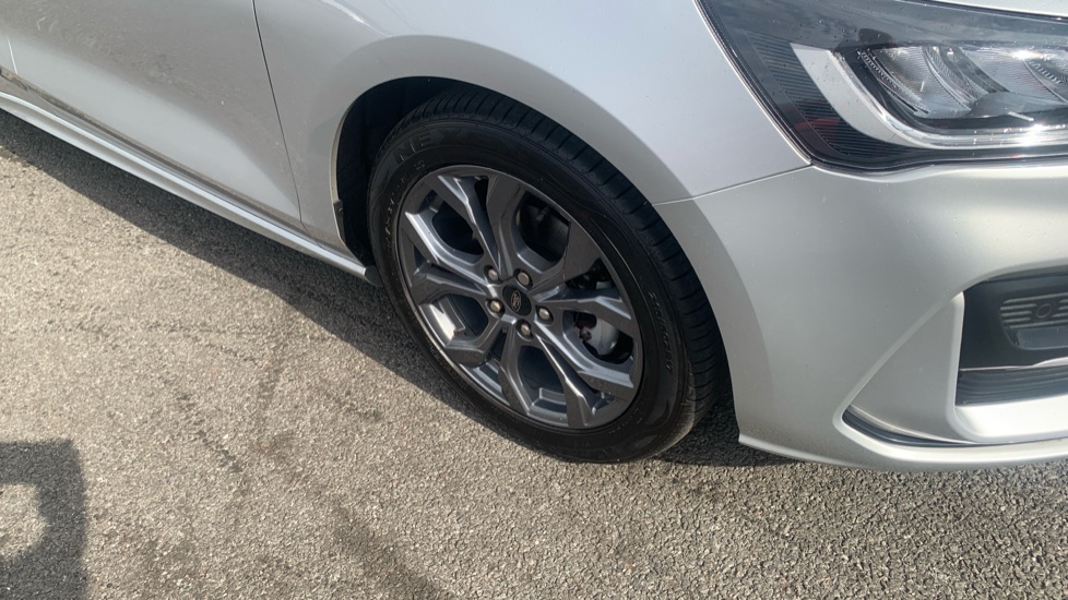 Ford Focus 1.0 EcoBoost 125 ST-Line Edition 5dr Petrol Estate - Image 43