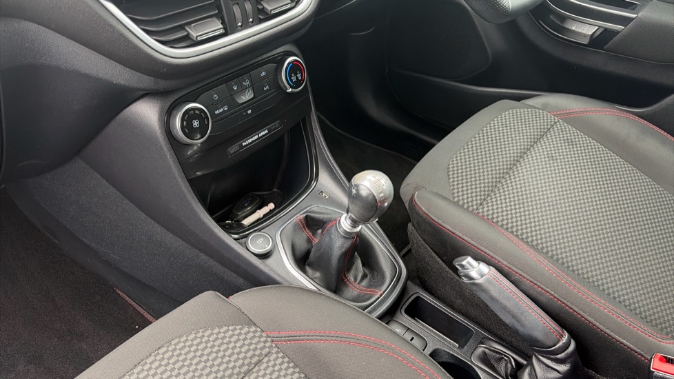 Ford Puma 1.0 EcoBoost Hybrid mHEV ST-Line Design 5dr Petrol Hatchback - Image 13